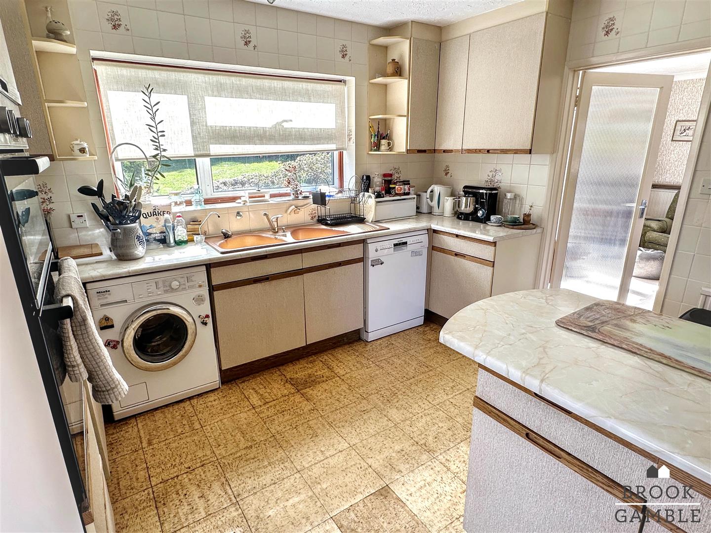 3 Bedroom House. Old Mansion Close in Eastbourne, East Sussex 8
